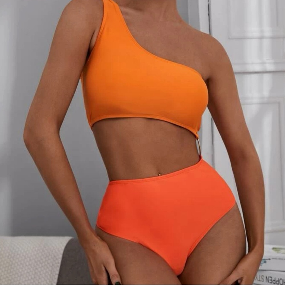 One shoulder cut-out one piece swimsuit